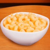Acompanhamento de Mac'N Cheese.